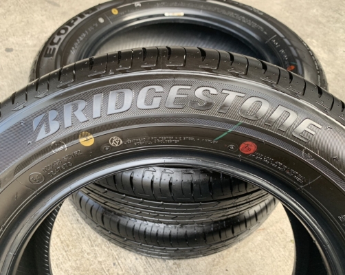 ยางใหม่ป้ายแดง 175-65-14 Bridgestone ปี 19 ยางเต็มๆ ตุ่มเด้งๆ สีชัด ยางใหม่ป้ายแดง 175-65-14 Bridgestone ปี 19 ยางเต็มๆ ตุ่มเด้งๆ สีชัด