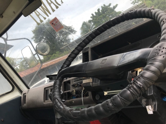 รถ10ล้อหัวลากยี่ห้อ ISUZU  รุ่น FXZ23KFY  240 แรงม้า  จดทะเบียนปี 2536