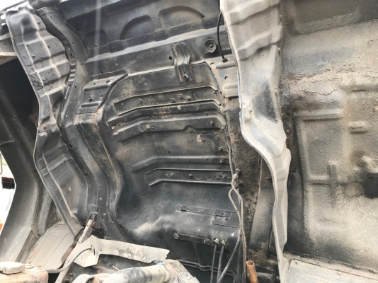 รถ10ล้อหัวลากยี่ห้อ ISUZU  รุ่น FXZ23KFY  240 แรงม้า  จดทะเบียนปี 2534