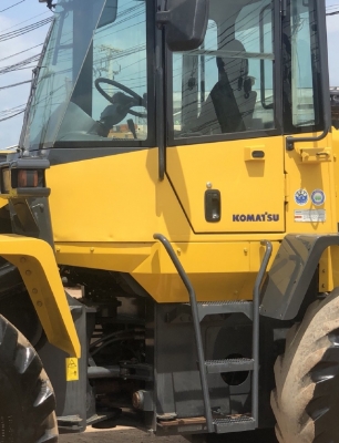 ขายรถตักล้อยาง KOMATSU WA150-5 แขนยาวพิเศษ นำเข้าเองจากญี่ปุ่น สภาพสวยพร้อมใช้ มีVDOการทำงานครับ ขายรถตักล้อยาง KOMATSU WA150-5 แขนยาวพิเศษ นำเข้าเองจากญี่ปุ่น สภาพสวยพร้อมใช้ มีVDOการทำงานครับ