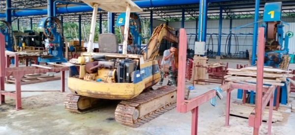 ขายKOMATSU PC40-6 มีหัวคีปบุ้งกี๋ราคา 220,000