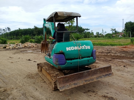 มีVDOขายKOMATSU PC40-7 สภาพสวยราคา 300,000