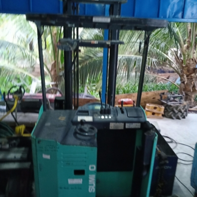 ตัวรถรถยกไฟฟ้า sumitomo 1.5 ตันเสาสูง 4 เมตร