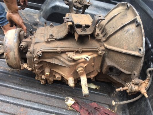 ขายเกียร์อีชูชุ100แรง6เกียร์ถอย พร้อมเพลา 12000บาท 0816278866