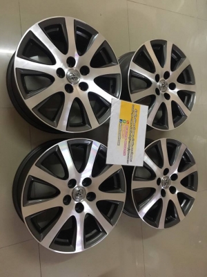 แม็กซ์ Toyota Camry 17 ล้อแม็กซ์ไม่ซ่อมไม่ดุ้ง ทำสีเทาหน้าเงามาใหม่