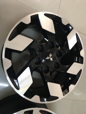 ล้อแม็กซ์ Triton 17 สภาพสวยๆ ทำสีปัดเงามาใหม่ ล้อแม็กซ์ Triton 17 สภาพสวยๆ ทำสีปัดเงามาใหม่