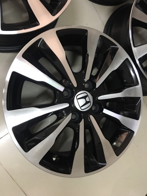 แม็กซ์ Honda City 15 ทำสีดำปัดเงามาใหม่สวยๆ สามารถใส่ยางเดิม City Jazz ได้เลย