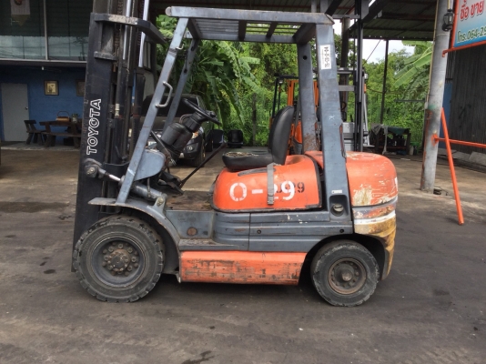 ขาย โฟรคลิฟท์ โตโยต้า รุ่น 6   เครื่อง ดีเซล