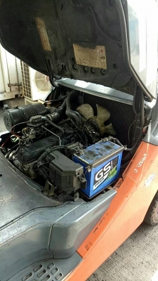 รถยกโตโยต้ารุ่น 8 เสาสูง 4.50 เมตร แผงงาสไลด์ เครื่องเบนซิน เกียร์ธรรมดา