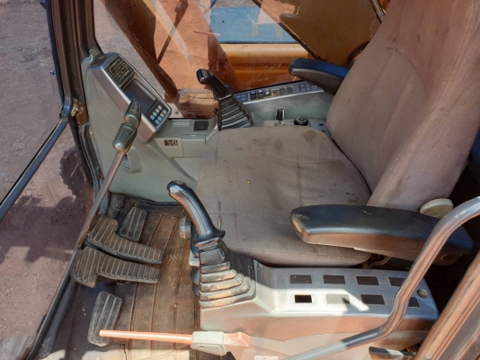 ขายรถแบคโค DOOSAN DX225LCA ปี.55 ราคา.695,000 ต่อรอง ระบบไฟใช้งานได้ สีเดิมๆ เครื่องปั้ม แรง เอวแน้น ลูเลอร์เต็ม แอร์เย็น เอกสารใบอิมวอย สนใจคันนี้รีบโทรจองด่วนที่.081-3531946 ต่อ.บางนา ID LINE รถใช้งานที่ สมุทรปราการ