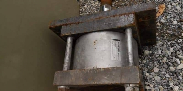 2,000 บ.โทร 083-2000058 LINE ID: line832923 กระบอกสูบลมนิวเมติกเลื่อนเข้า - ออก ยี่ห้อ KOGANEI ขนาดใหญ่มากๆ กระบอกโต 200 mm. ระยะเลื่อนเข้าออก 75 mm. ทำแรงกดได้เป็นตันๆ 2,000 บ.โทร 083-2000058 LINE ID: line832923 กระบอกสูบลมนิวเมติกเลื่อนเข้า - ออก ยี่ห้อ KOGANEI ขนาดใหญ่มากๆ กระบอกโต 200 mm. ระยะเลื่อนเข้าออก 75 mm. ทำแรงกดได้เป็นตันๆ