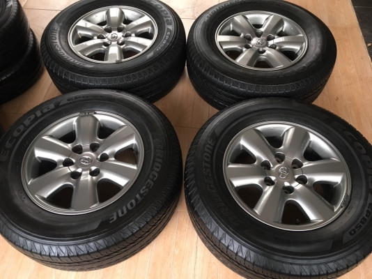 ล้อแม็กซ์ Toyota Vigo 17 สีรมดำแท้ สภาพเดิมๆ สวยๆ พร้อมยางบริดโตน 265/65/17 ปี 14