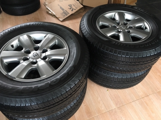 ล้อแม็กซ์ Toyota Vigo 17 สีรมดำแท้ สภาพเดิมๆ สวยๆ พร้อมยางบริดโตน 265/65/17 ปี 14