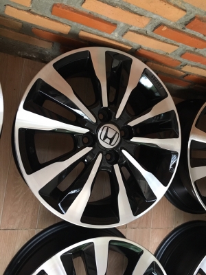 ล้อแม็กซ์ Honda City 15 ทำสีดำปัดเงามาใหม่สวยๆ มี 2 ชุด