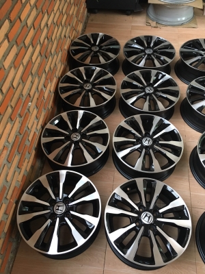 ล้อแม็กซ์ Honda City 15 ทำสีดำปัดเงามาใหม่สวยๆ มี 2 ชุด