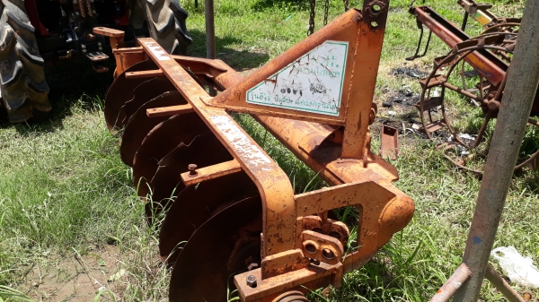 ขายตามสภาพ ผาล7 KK ติดมากับรถไถ Ford