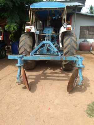 ขายรถไถ FORD รุ่น 6600 รถพร้อมใช้ เอกสารเล่มทะเบียน อุปกรณต่อพ่วงมีให้ 2 อย่าง