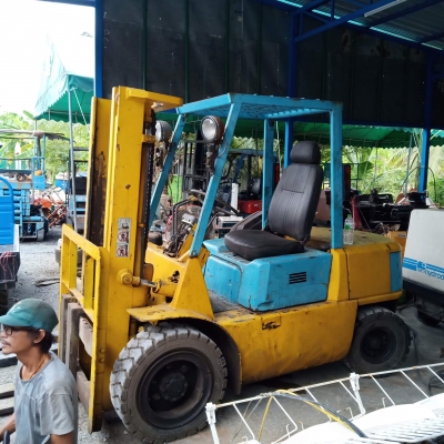 รถยก mitsubishi เครื่องยนต์ดีเซลขนาด 3 ตันเสาสูง 3 เมตรพร้อมใช้