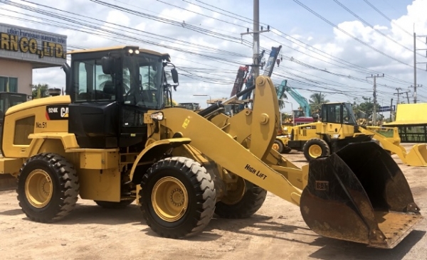 ขายรถตักล้อยาง CAT 924K ปี 2014 แขนยาวพิเศษ นำเข้าเองจากญี่ปุ่น สภาพสวยพร้อมใช้งาน มีVDOการทำงานครับ ขายรถตักล้อยาง CAT 924K ปี 2014 แขนยาวพิเศษ นำเข้าเองจากญี่ปุ่น สภาพสวยพร้อมใช้งาน มีVDOการทำงานครับ