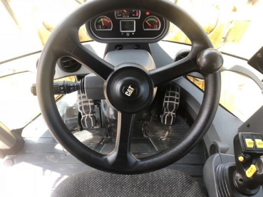 ขายรถตักล้อยาง CAT 924K ปี 2014 แขนยาวพิเศษ นำเข้าเองจากญี่ปุ่น สภาพสวยพร้อมใช้งาน มีVDOการทำงานครับ ขายรถตักล้อยาง CAT 924K ปี 2014 แขนยาวพิเศษ นำเข้าเองจากญี่ปุ่น สภาพสวยพร้อมใช้งาน มีVDOการทำงานครับ