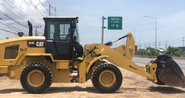 ขายรถตักล้อยาง CAT 924K ปี 2014 แขนยาวพิเศษ นำเข้าเองจากญี่ปุ่น สภาพสวยพร้อมใช้งาน มีVDOการทำงานครับ ขายรถตักล้อยาง CAT 924K ปี 2014 แขนยาวพิเศษ นำเข้าเองจากญี่ปุ่น สภาพสวยพร้อมใช้งาน มีVDOการทำงานครับ
