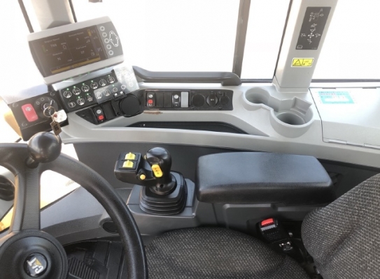 ขายรถตักล้อยาง CAT 924K ปี 2014 แขนยาวพิเศษ นำเข้าเองจากญี่ปุ่น สภาพสวยพร้อมใช้งาน มีVDOการทำงานครับ ขายรถตักล้อยาง CAT 924K ปี 2014 แขนยาวพิเศษ นำเข้าเองจากญี่ปุ่น สภาพสวยพร้อมใช้งาน มีVDOการทำงานครับ