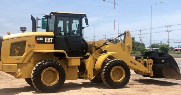 ขายรถตักล้อยาง CAT 924K ปี 2014 แขนยาวพิเศษ นำเข้าเองจากญี่ปุ่น สภาพสวยพร้อมใช้งาน มีVDOการทำงานครับ ขายรถตักล้อยาง CAT 924K ปี 2014 แขนยาวพิเศษ นำเข้าเองจากญี่ปุ่น สภาพสวยพร้อมใช้งาน มีVDOการทำงานครับ