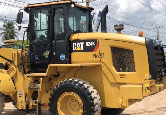 ขายรถตักล้อยาง CAT 924K ปี 2014 แขนยาวพิเศษ นำเข้าเองจากญี่ปุ่น สภาพสวยพร้อมใช้งาน มีVDOการทำงานครับ ขายรถตักล้อยาง CAT 924K ปี 2014 แขนยาวพิเศษ นำเข้าเองจากญี่ปุ่น สภาพสวยพร้อมใช้งาน มีVDOการทำงานครับ