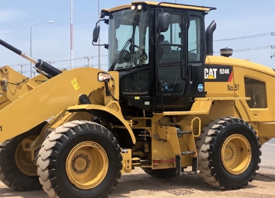 ขายรถตักล้อยาง CAT 924K ปี 2014 แขนยาวพิเศษ นำเข้าเองจากญี่ปุ่น สภาพสวยพร้อมใช้งาน มีVDOการทำงานครับ ขายรถตักล้อยาง CAT 924K ปี 2014 แขนยาวพิเศษ นำเข้าเองจากญี่ปุ่น สภาพสวยพร้อมใช้งาน มีVDOการทำงานครับ