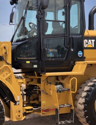 ขายรถตักล้อยาง CAT 924K ปี 2014 แขนยาวพิเศษ นำเข้าเองจากญี่ปุ่น สภาพสวยพร้อมใช้งาน มีVDOการทำงานครับ ขายรถตักล้อยาง CAT 924K ปี 2014 แขนยาวพิเศษ นำเข้าเองจากญี่ปุ่น สภาพสวยพร้อมใช้งาน มีVDOการทำงานครับ