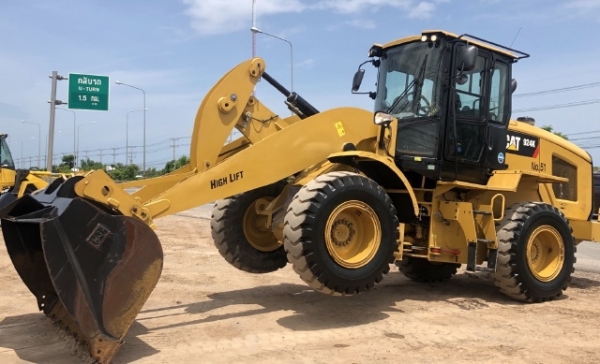 ขายรถตักล้อยาง CAT 924K ปี 2014 แขนยาวพิเศษ นำเข้าเองจากญี่ปุ่น สภาพสวยพร้อมใช้งาน มีVDOการทำงานครับ ขายรถตักล้อยาง CAT 924K ปี 2014 แขนยาวพิเศษ นำเข้าเองจากญี่ปุ่น สภาพสวยพร้อมใช้งาน มีVDOการทำงานครับ