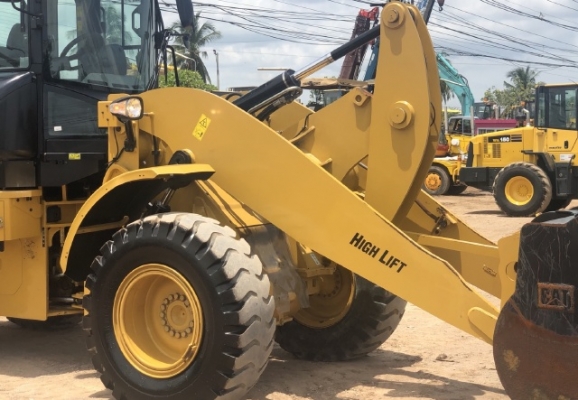 ขายรถตักล้อยาง CAT 924K ปี 2014 แขนยาวพิเศษ นำเข้าเองจากญี่ปุ่น สภาพสวยพร้อมใช้งาน มีVDOการทำงานครับ ขายรถตักล้อยาง CAT 924K ปี 2014 แขนยาวพิเศษ นำเข้าเองจากญี่ปุ่น สภาพสวยพร้อมใช้งาน มีVDOการทำงานครับ