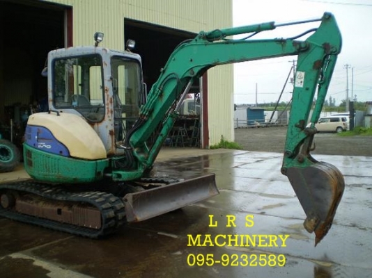 ขายรถขุด KOMATSU รุ่นPC40 MR-1  มีตู้เก๋ง