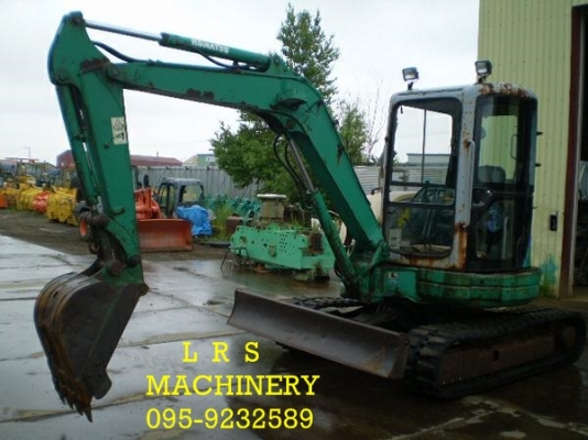 ขายรถขุด KOMATSU รุ่นPC40 MR-1  มีตู้เก๋ง