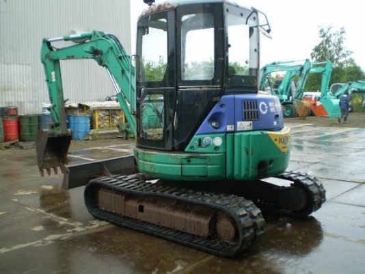 ขายรถขุด KOMATSU รุ่นPC40 MR-1  มีตู้เก๋ง