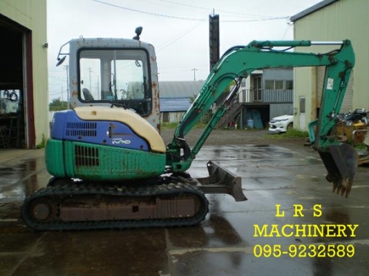 ขายรถขุด KOMATSU รุ่นPC40 MR-1  มีตู้เก๋ง