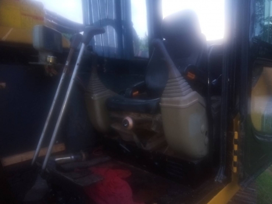 ขาย KOMATSU PC200-8A ปี49 10,000ชม.ไฟครบ เอวแน่น แอร์เย็นเอกสารเล่มทะเบียนราคา 1,050,000
