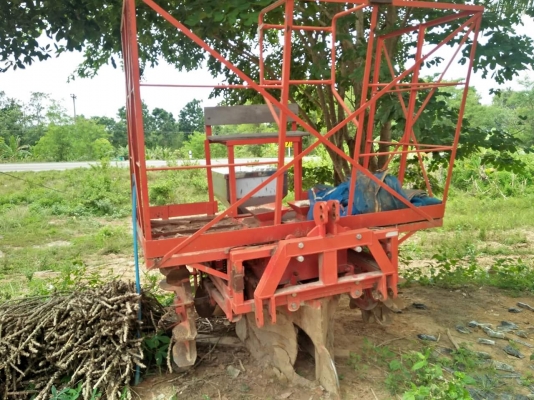 ขายเครื่องปลูกอ้อยของ KK ตามรูป