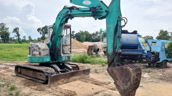 ขายรถ แบคโฮ IHI65UU ติดคิบไม้