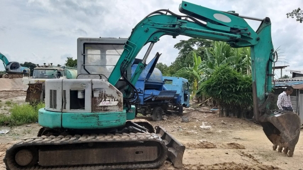 ขายรถ แบคโฮ IHI65UU ติดคิบไม้