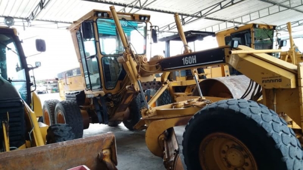 ขายเครื่องจักร CAT สวยๆ  จำนวน4รายการ รถเกรดCAT 160H มี 2 คัน