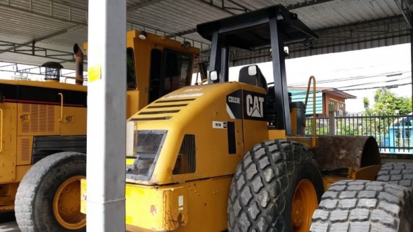 ขายเครื่องจักร CAT สวยๆ  จำนวน4รายการ , รถบดสั่นเทือน Cat CS533E สวยจัด1คัน