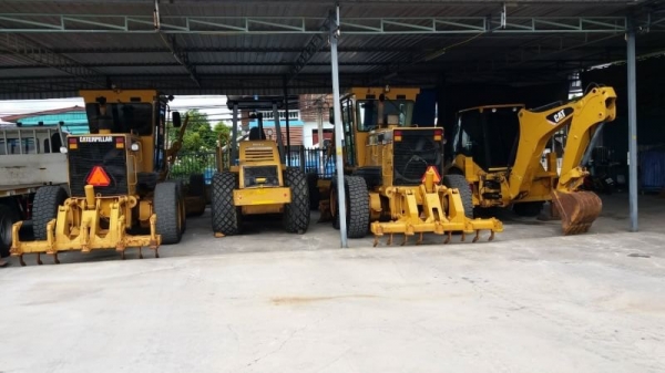 ขายเครื่องจักร CAT สวยๆ  จำนวน4รายการ , รถบดสั่นเทือน Cat CS533E สวยจัด1คัน