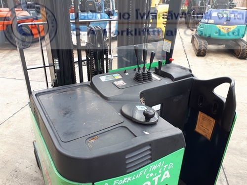 ขาย รถโฟล์คลิฟท์ไฟฟ้า TOYOTA รุ่น 7-FBR13 (2)