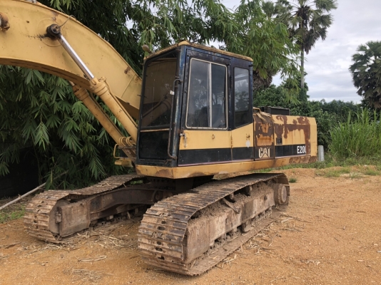 ขายCat E200B...เอวแน่นเครื่องแน่น รถพร้อมใช้ มีแอร์
