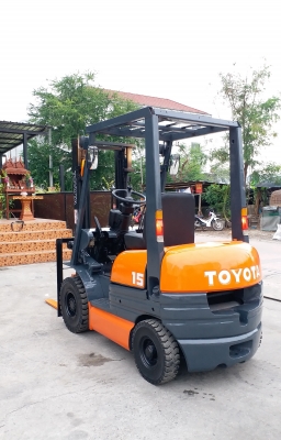 ขายรถยกโฟร์คลิฟท์ยี่ห้อToyota6fd15 ดีเซล