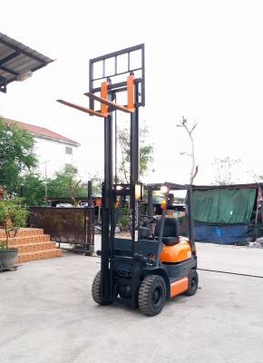 ขายรถยกโฟร์คลิฟท์ยี่ห้อToyota6fd15 ดีเซล