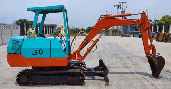 ขายด่วนรถแบคโคมิสซูHS30L3มิสซูเทียบเท่าPC30เครื่องมิสซู4สูบปั่มแรงรถนอกเพิ่งนำเข้ามาใหม่ยังไม่เคยใช้งานในเมืองไทยเลย