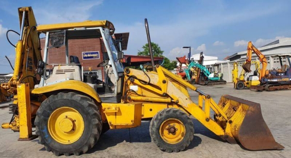 ขายด่วนรถตักJCBตักหน้าขุดหลัง3CXขนาดใหญ่7ตันตัก2.5คิวยกสูง3เมตรเกียร์ทอร์คเครื่องดีเซล4สูบปั้มแรงรถเพื่งนำเข้า