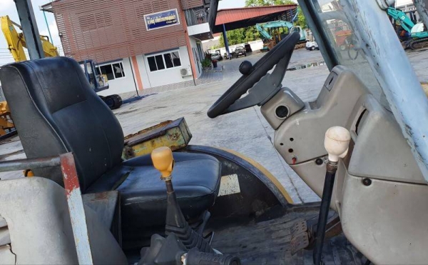 ขายด่วนรถตักJCBตักหน้าขุดหลัง3CXขนาดใหญ่7ตันตัก2.5คิวยกสูง3เมตรเกียร์ทอร์คเครื่องดีเซล4สูบปั้มแรงรถเพื่งนำเข้า